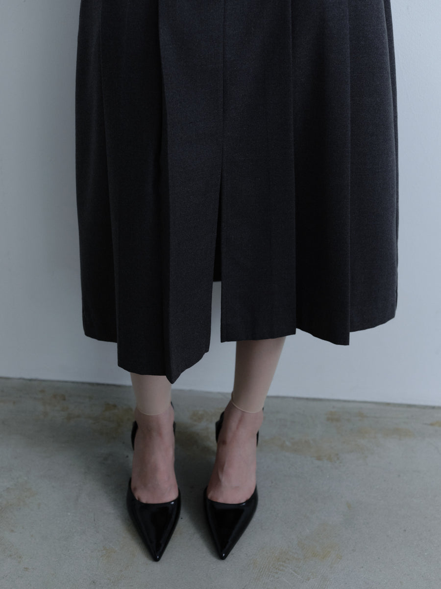 Center Slit Pleated Skirt