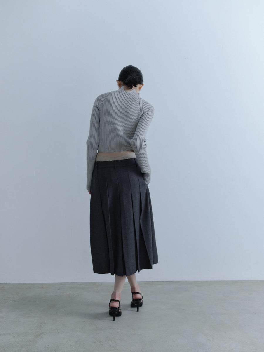 Center Slit Pleated Skirt