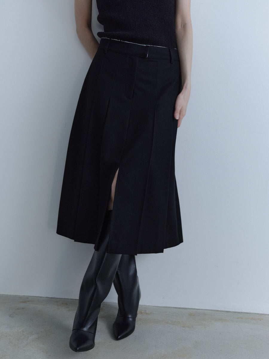 Center Slit Pleated Skirt