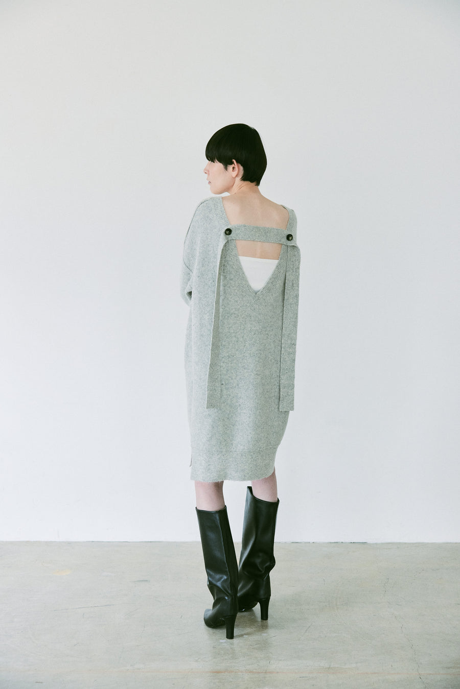 Double Strap V Neck Knit　
